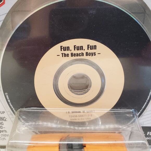 Johnny Lightning Rock'N'Rollers Car  & Beach Boys CD - Picture 3 of 11